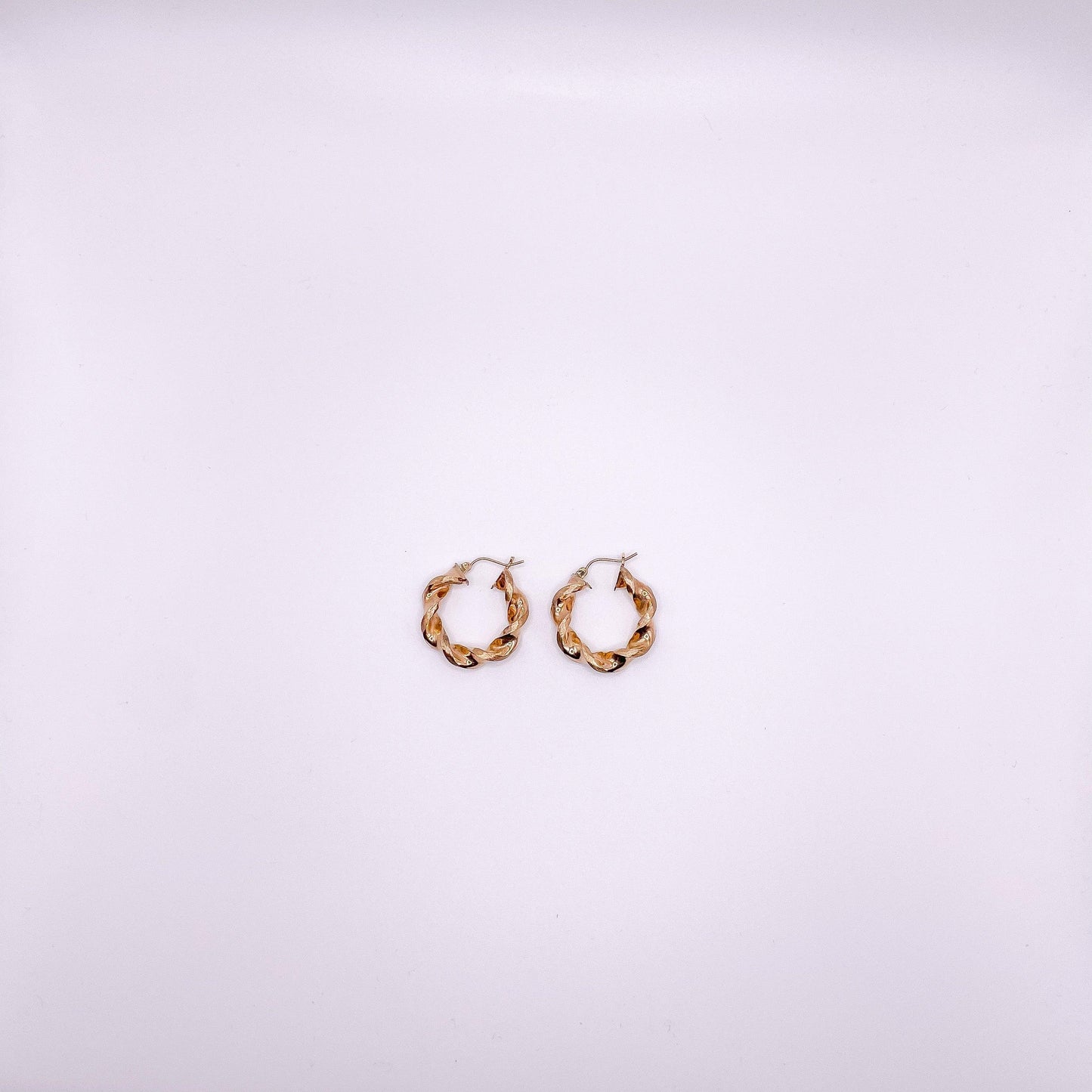 10K GOLD Twist Hoop Earrings - Gold Heart Group Jewelers