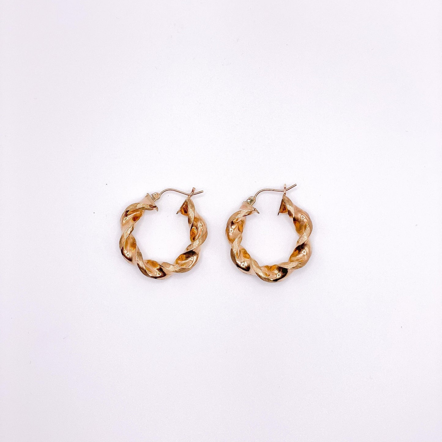 10K GOLD Twist Hoop Earrings - Gold Heart Group Jewelers