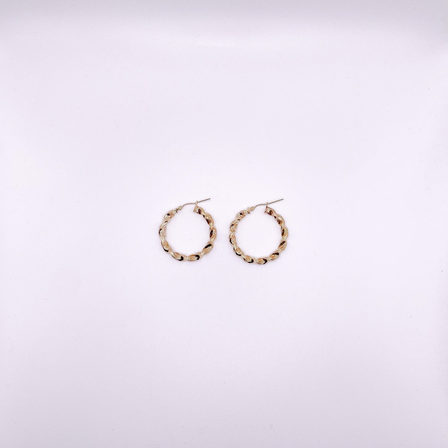 10K GOLD Twist Hoop Earrings - Gold Heart Group Jewelers